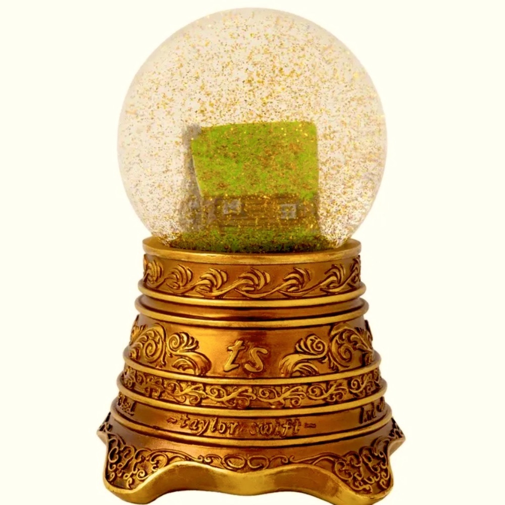 SOLD Out (P& E)Taylor Swift Cabin Snow Globe. Folklore, Cardigan.NEW-SOLD OUT - Picture 5 of 10